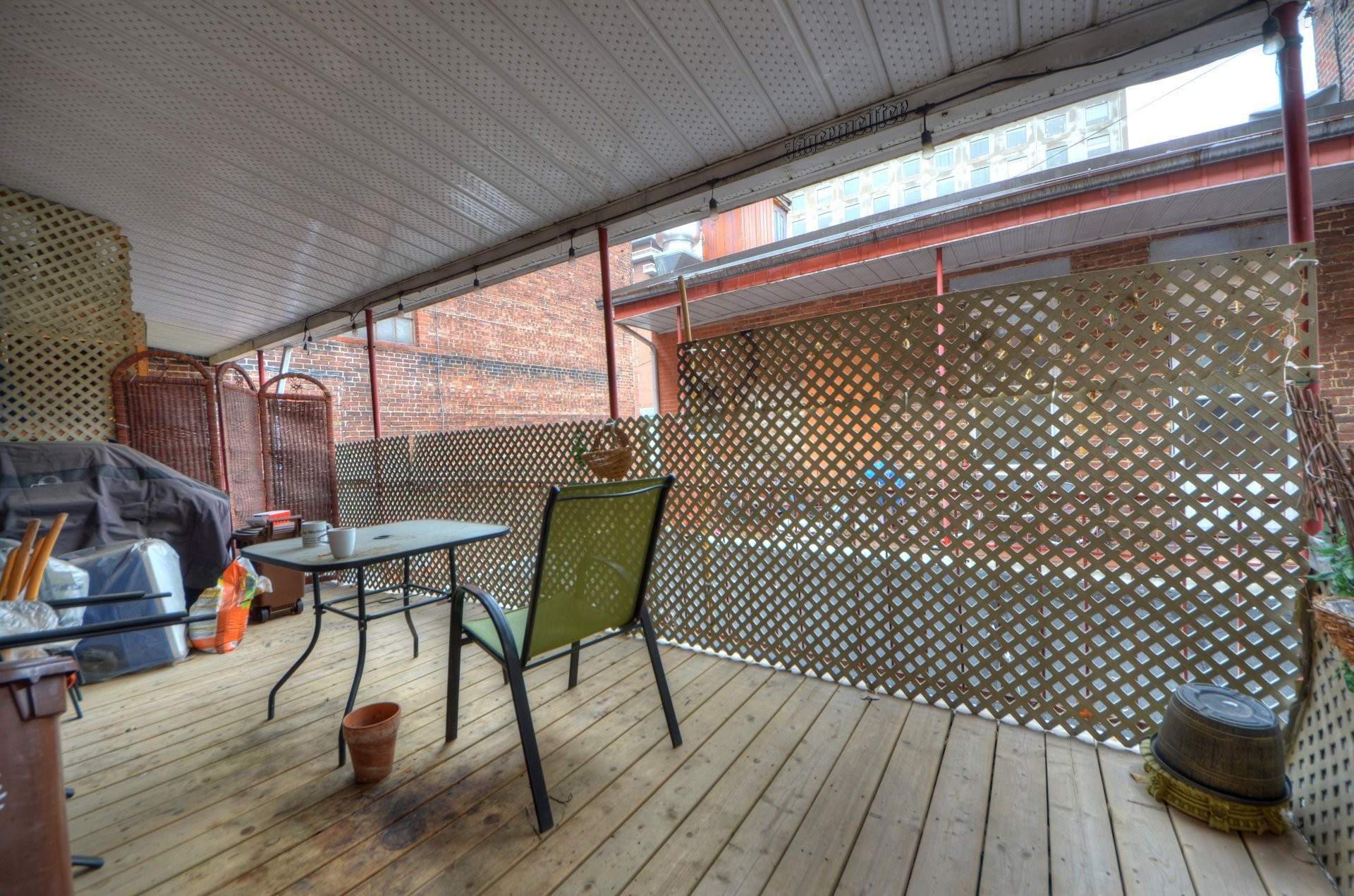 









1452

 - 1462


Rue Atateken

,
Montréal (Ville-Marie),




QC
H2L3L3

