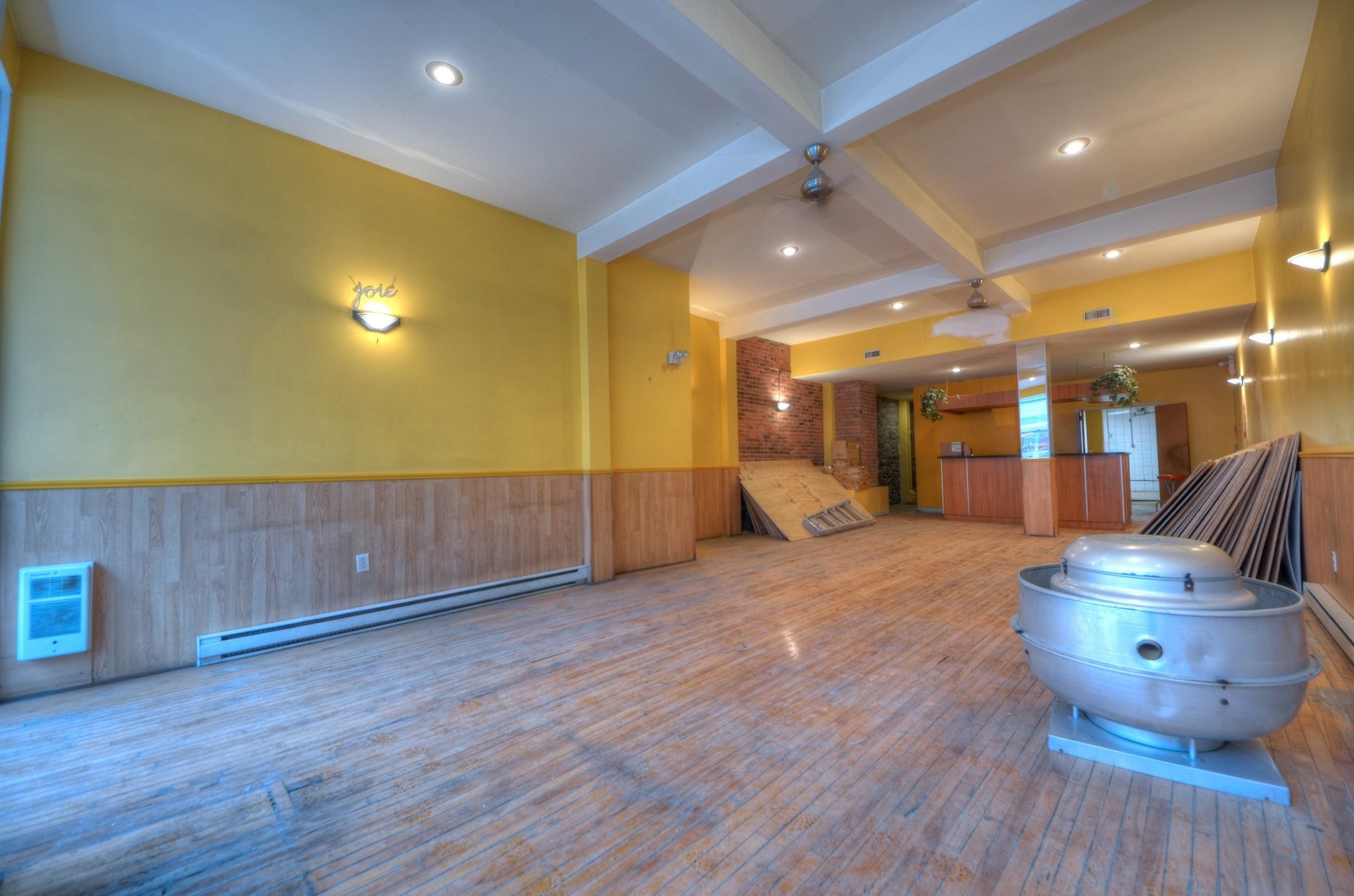 









1452

 - 1462


Rue Atateken

,
Montréal (Ville-Marie),




QC
H2L3L3

