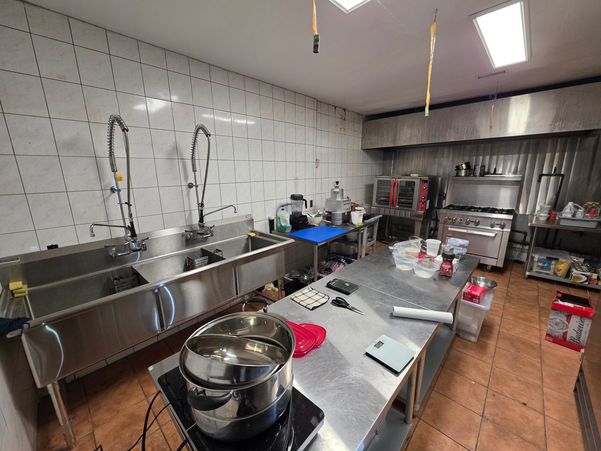 









1452

 - 1462


Rue Atateken

,
Montréal (Ville-Marie),




QC
H2L3L3

