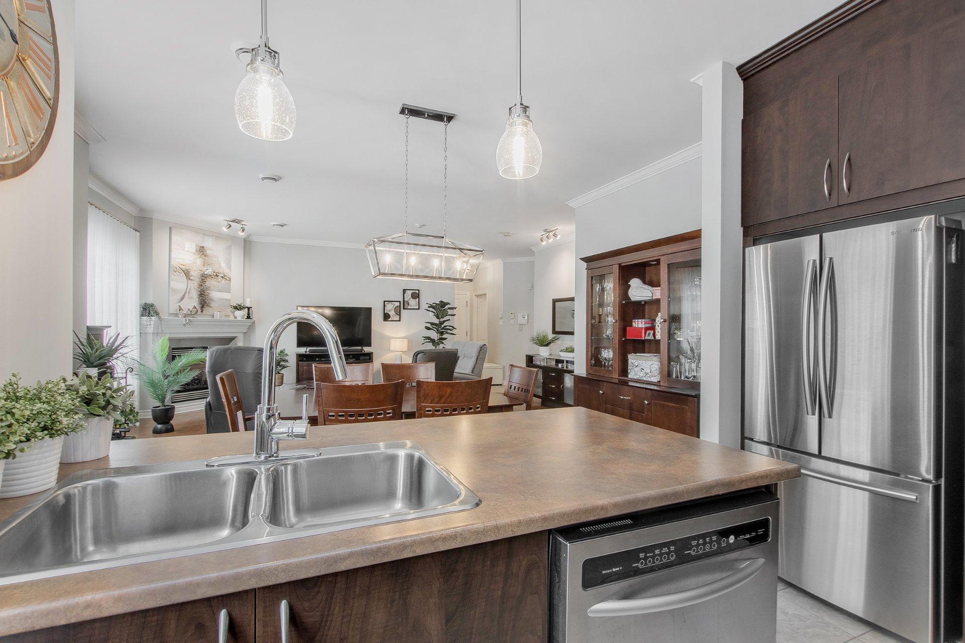 









645


Rue Montmartre

, 203,
Mascouche,




QC
J7K0J2

