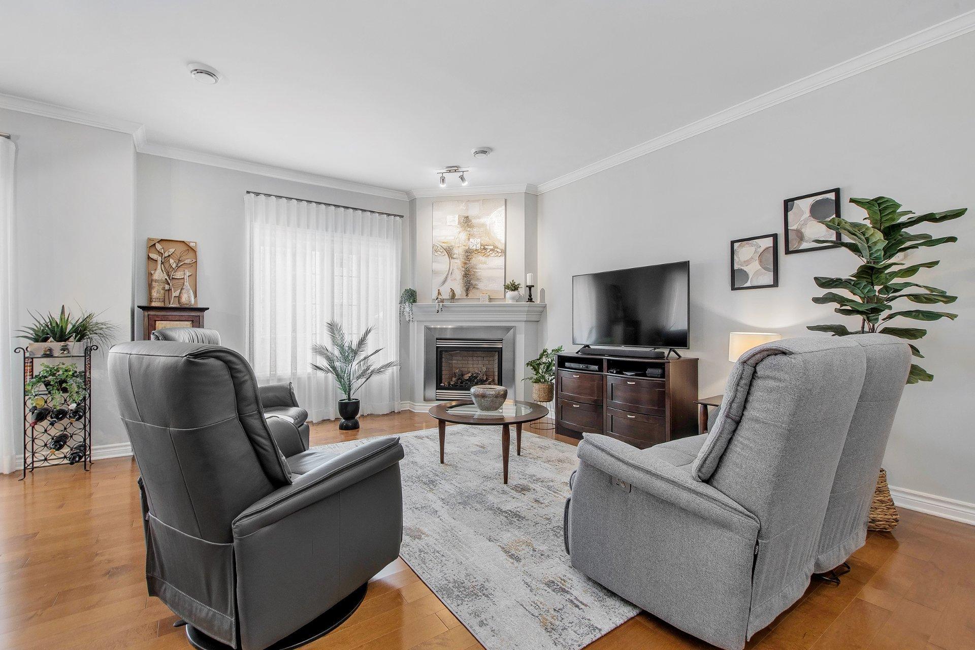 









645


Rue Montmartre

, 203,
Mascouche,




QC
J7K0J2

