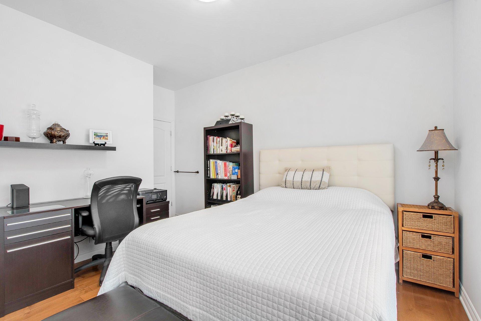 









645


Rue Montmartre

, 203,
Mascouche,




QC
J7K0J2

