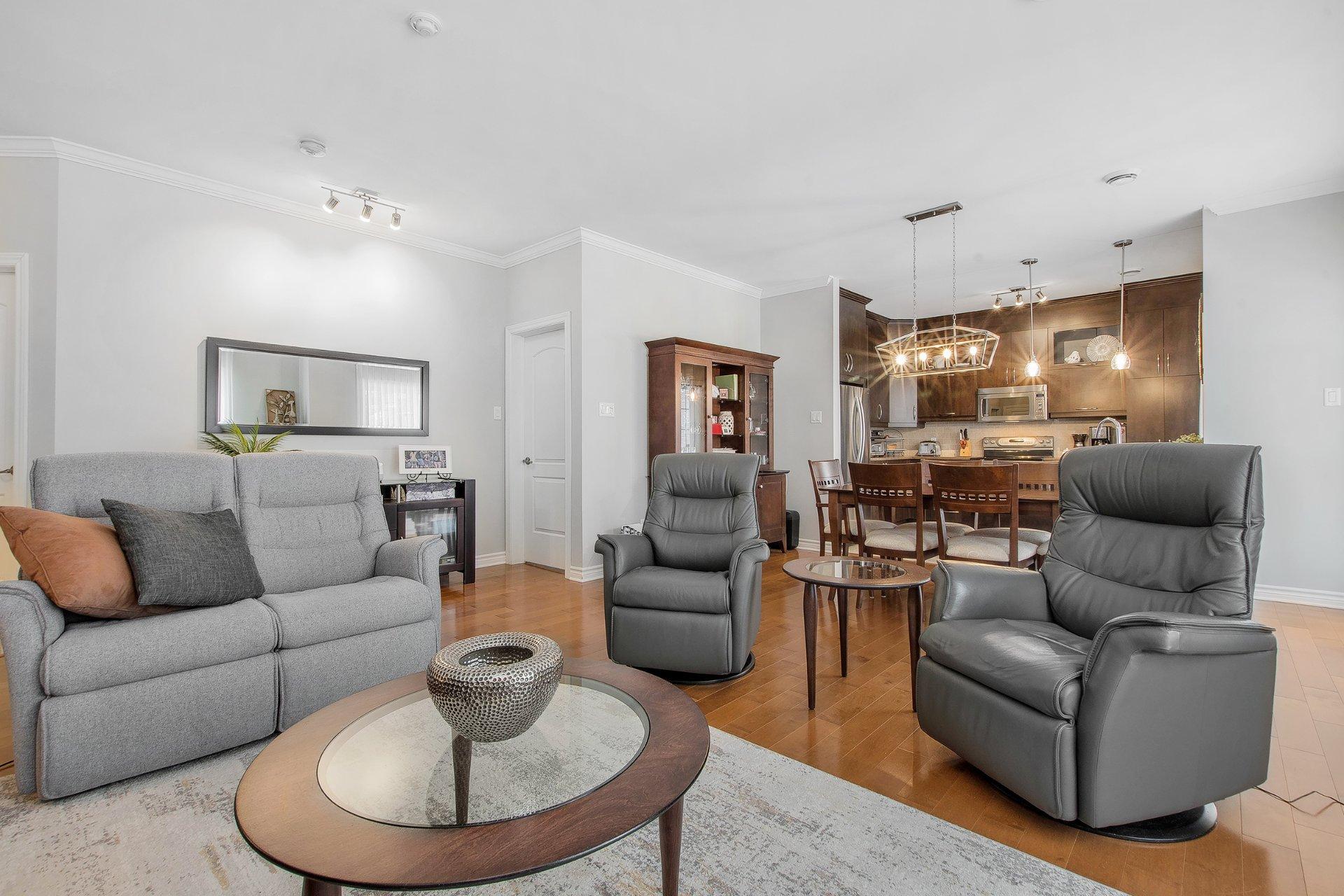 









645


Rue Montmartre

, 203,
Mascouche,




QC
J7K0J2

