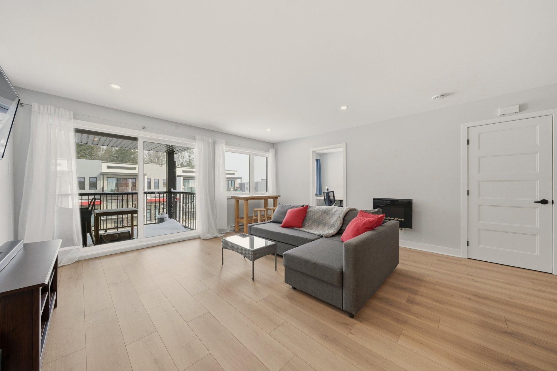 









900


Rue du Gisement

, 7,
Sherbrooke (Les Nations),




QC
J1H0N4

