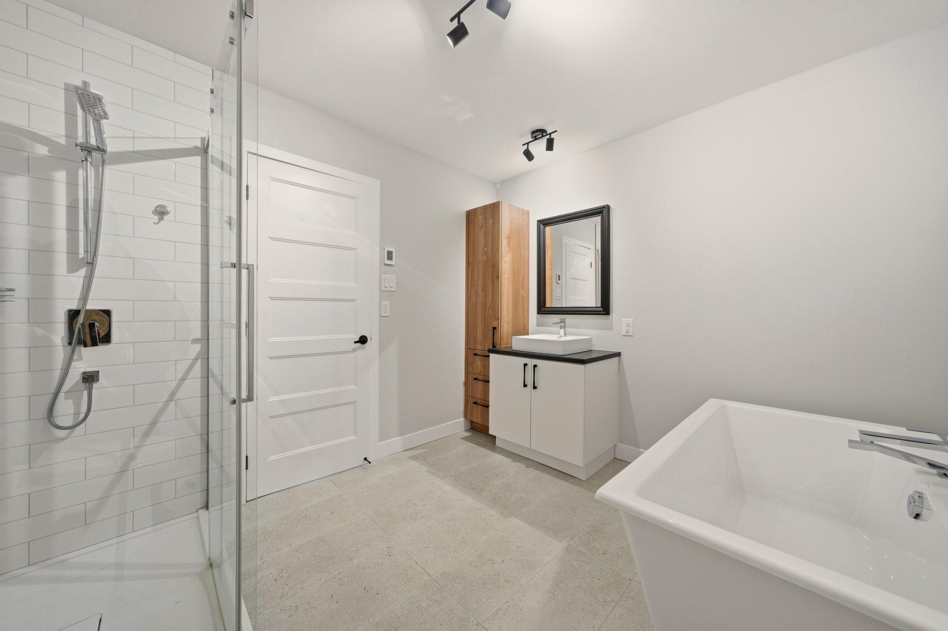 









900


Rue du Gisement

, 7,
Sherbrooke (Les Nations),




QC
J1H0N4

