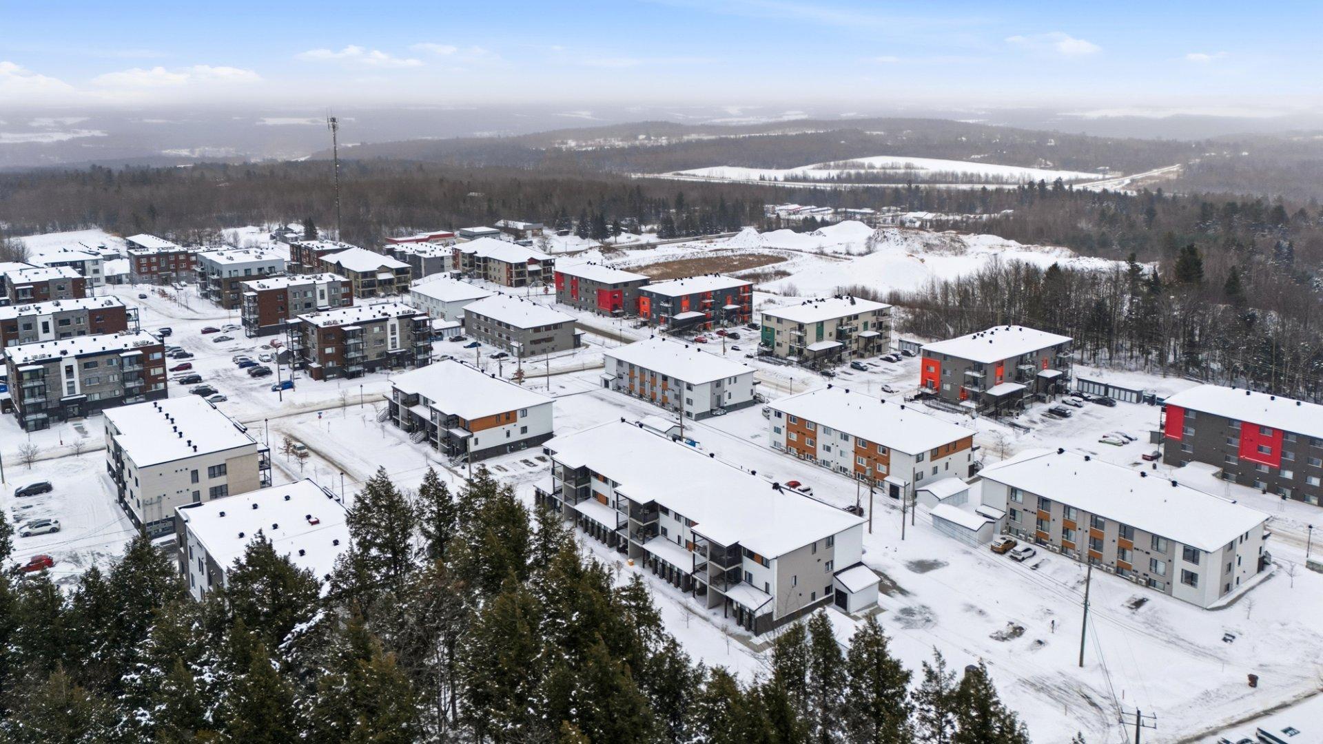 









900


Rue du Gisement

, 7,
Sherbrooke (Les Nations),




QC
J1H0N4

