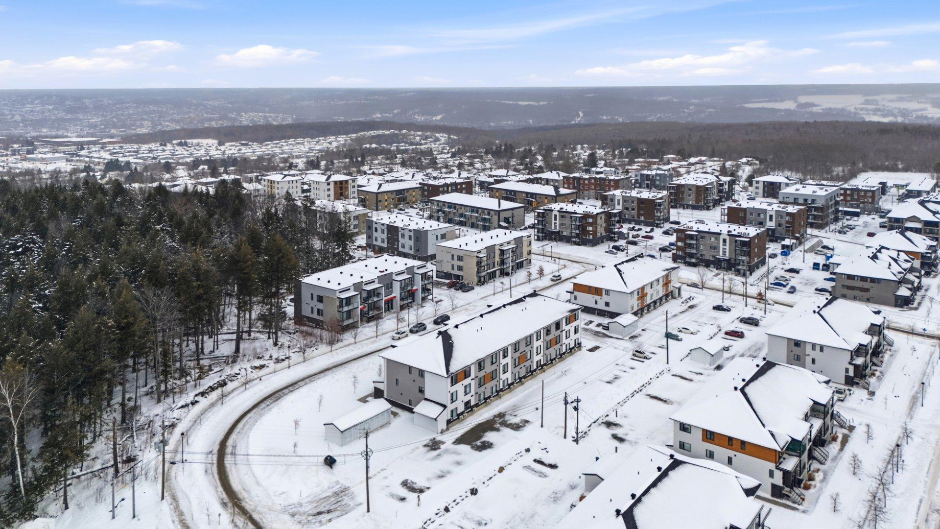 









900


Rue du Gisement

, 7,
Sherbrooke (Les Nations),




QC
J1H0N4

