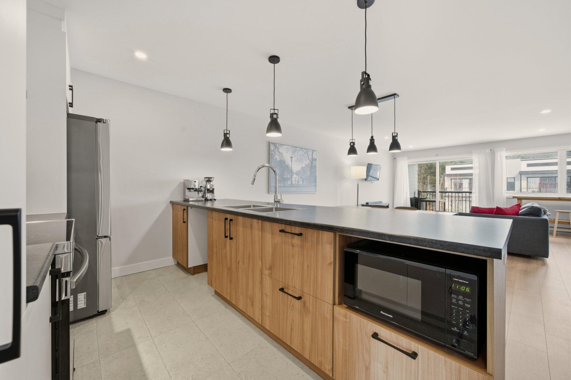 









900


Rue du Gisement

, 7,
Sherbrooke (Les Nations),




QC
J1H0N4

