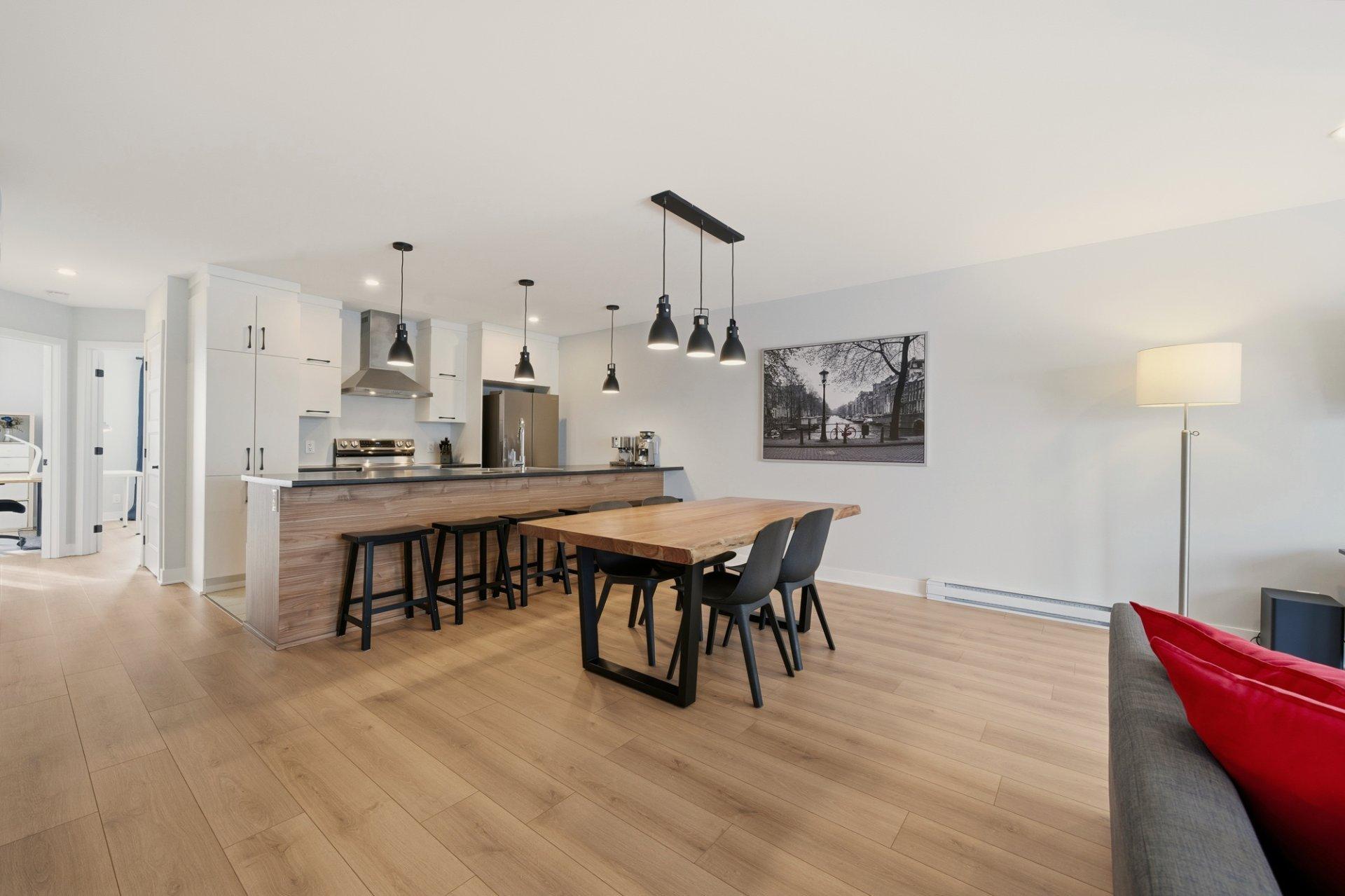 









900


Rue du Gisement

, 7,
Sherbrooke (Les Nations),




QC
J1H0N4

