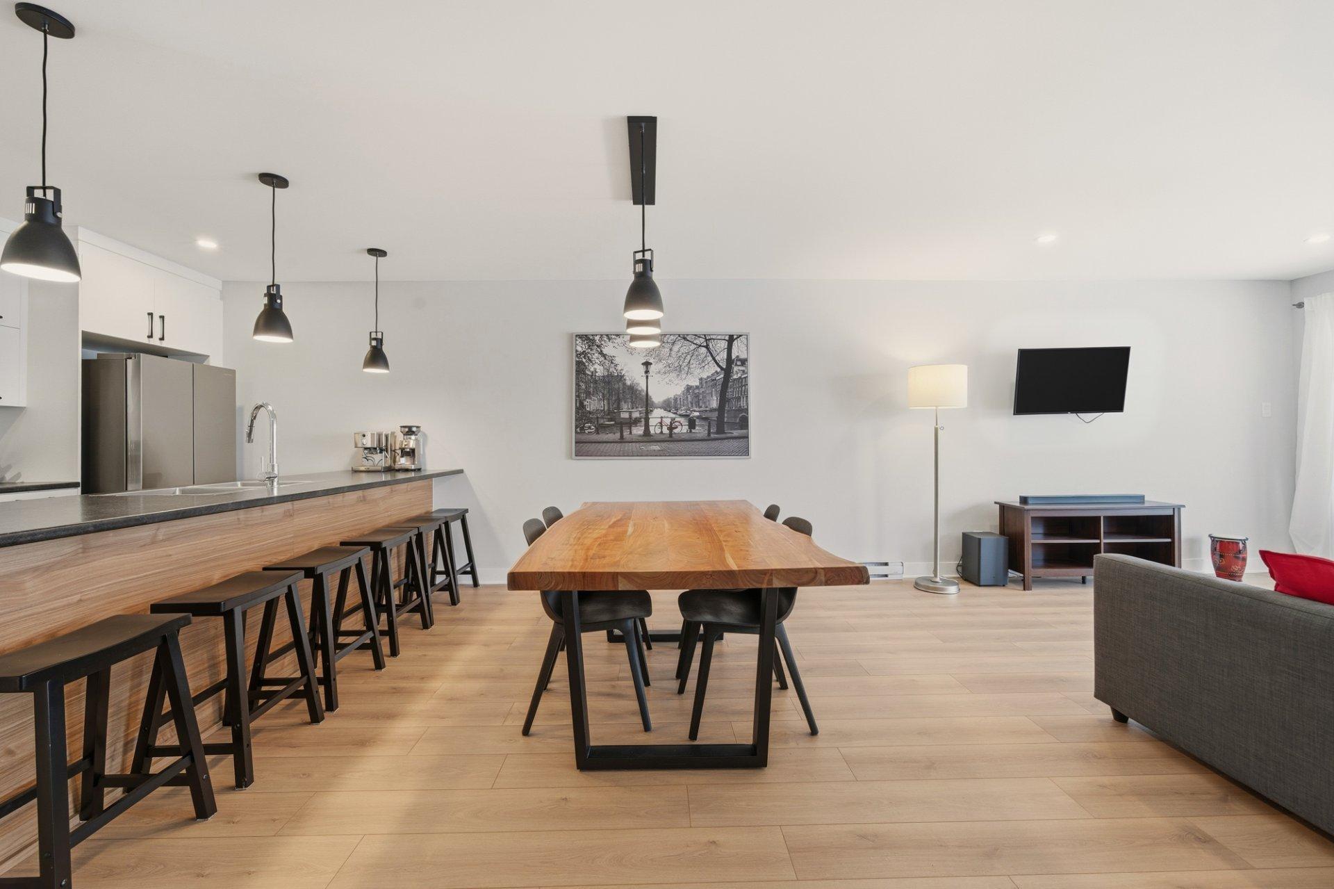 









900


Rue du Gisement

, 7,
Sherbrooke (Les Nations),




QC
J1H0N4

