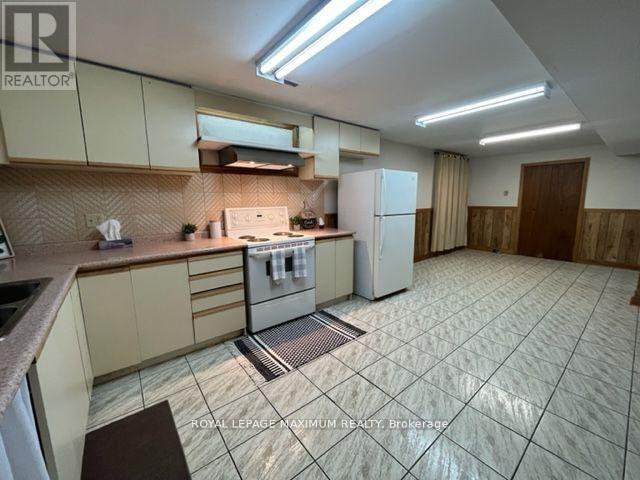 












LOWER - 48 PLOWSHARE CRESCENT

,
Toronto,




Ontario
M9V4Y2

