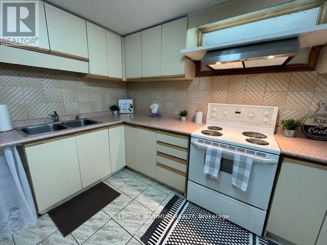 












LOWER - 48 PLOWSHARE CRESCENT

,
Toronto,




Ontario
M9V4Y2

