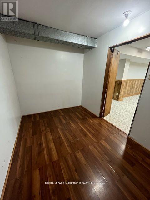 












LOWER - 48 PLOWSHARE CRESCENT

,
Toronto,




Ontario
M9V4Y2

