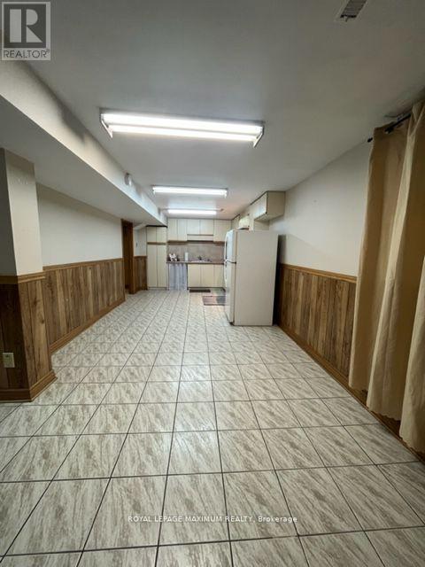 












LOWER - 48 PLOWSHARE CRESCENT

,
Toronto,




Ontario
M9V4Y2

