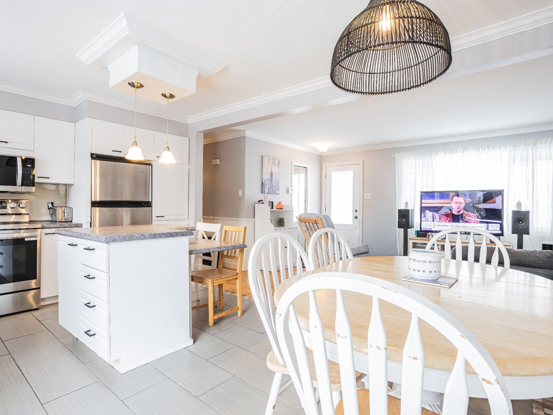 









1530


Route de la Cité-des-Jeunes

,
Saint-Lazare,




QC
J7T2B8

