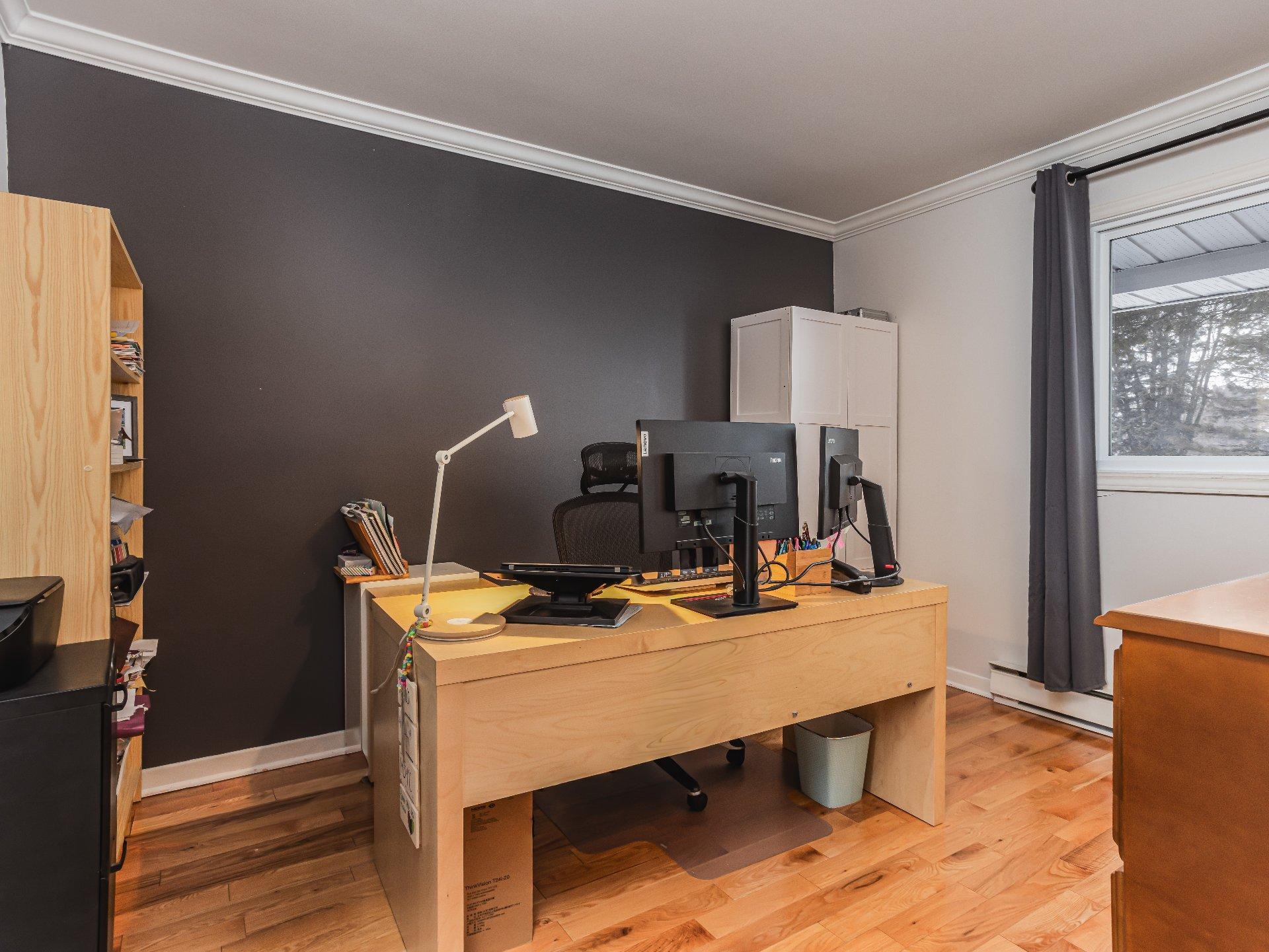 









1530


Route de la Cité-des-Jeunes

,
Saint-Lazare,




QC
J7T2B8

