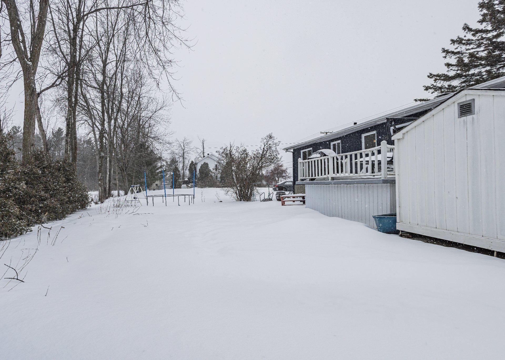 









1530


Route de la Cité-des-Jeunes

,
Saint-Lazare,




QC
J7T2B8

