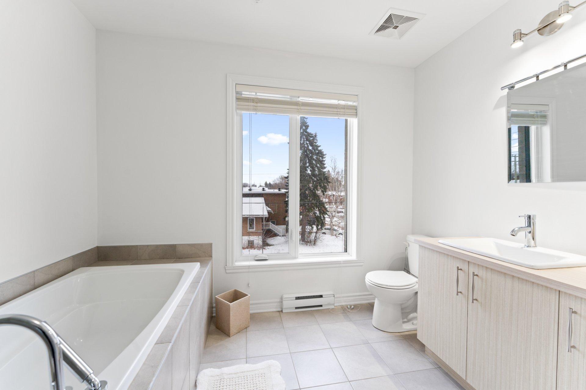 









121


Rue François-Souillard

, 301,
Laval (Laval-des-Rapides),




QC
H7N5J7

