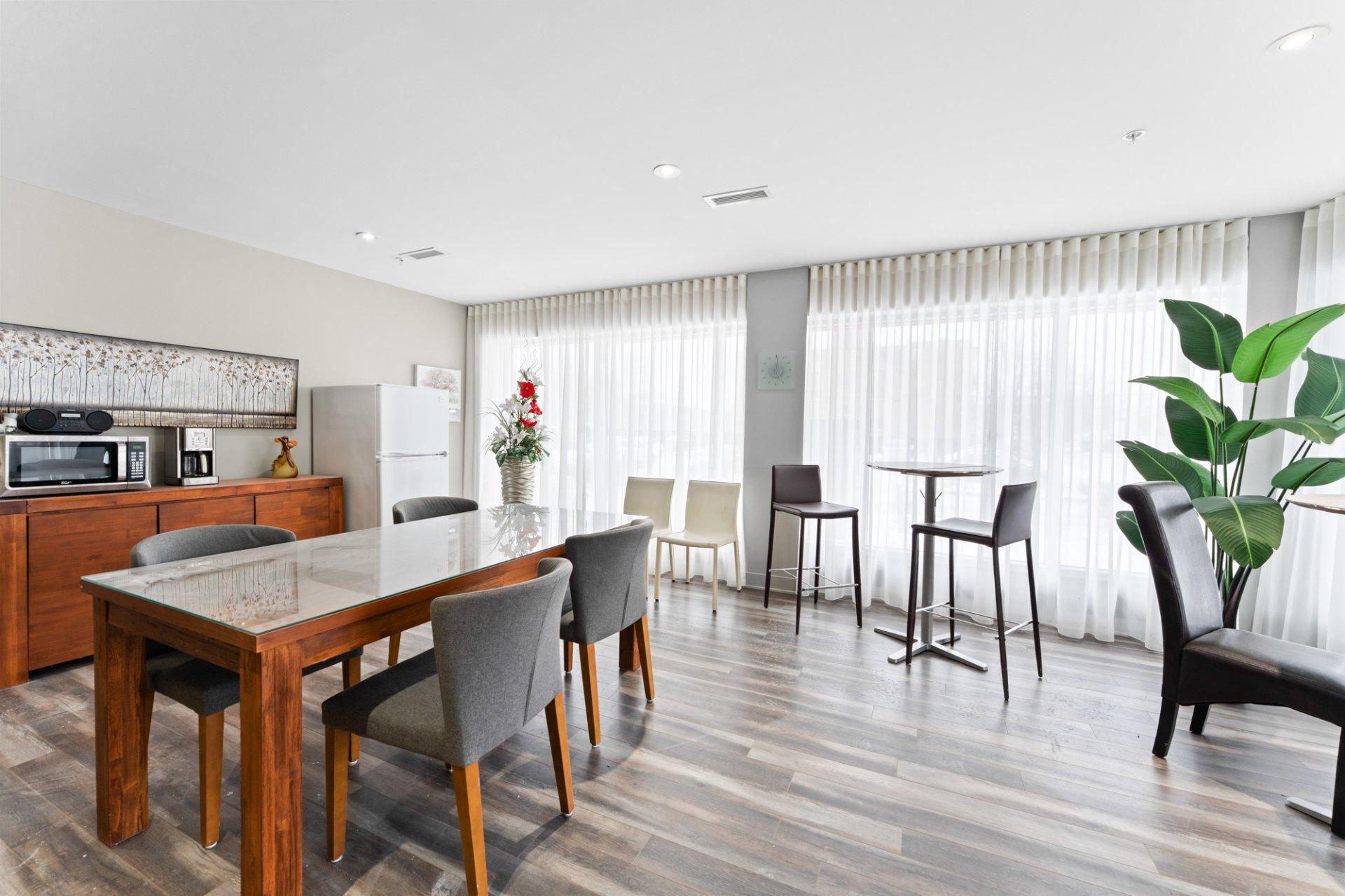 









121


Rue François-Souillard

, 301,
Laval (Laval-des-Rapides),




QC
H7N5J7

