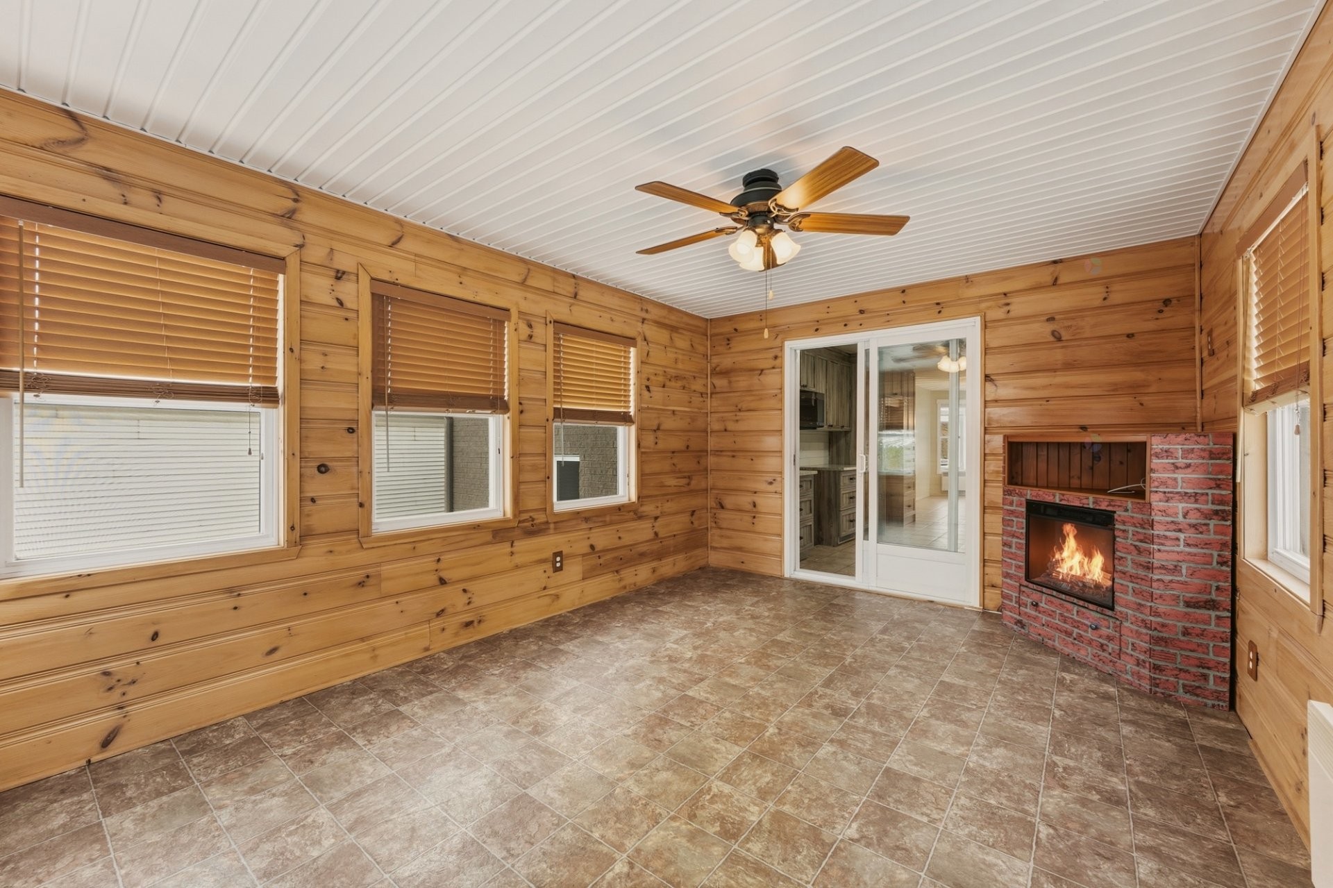 









576


Rue Principale

,
Sainte-Brigide-d'Iberville,




QC
J0J1X0

