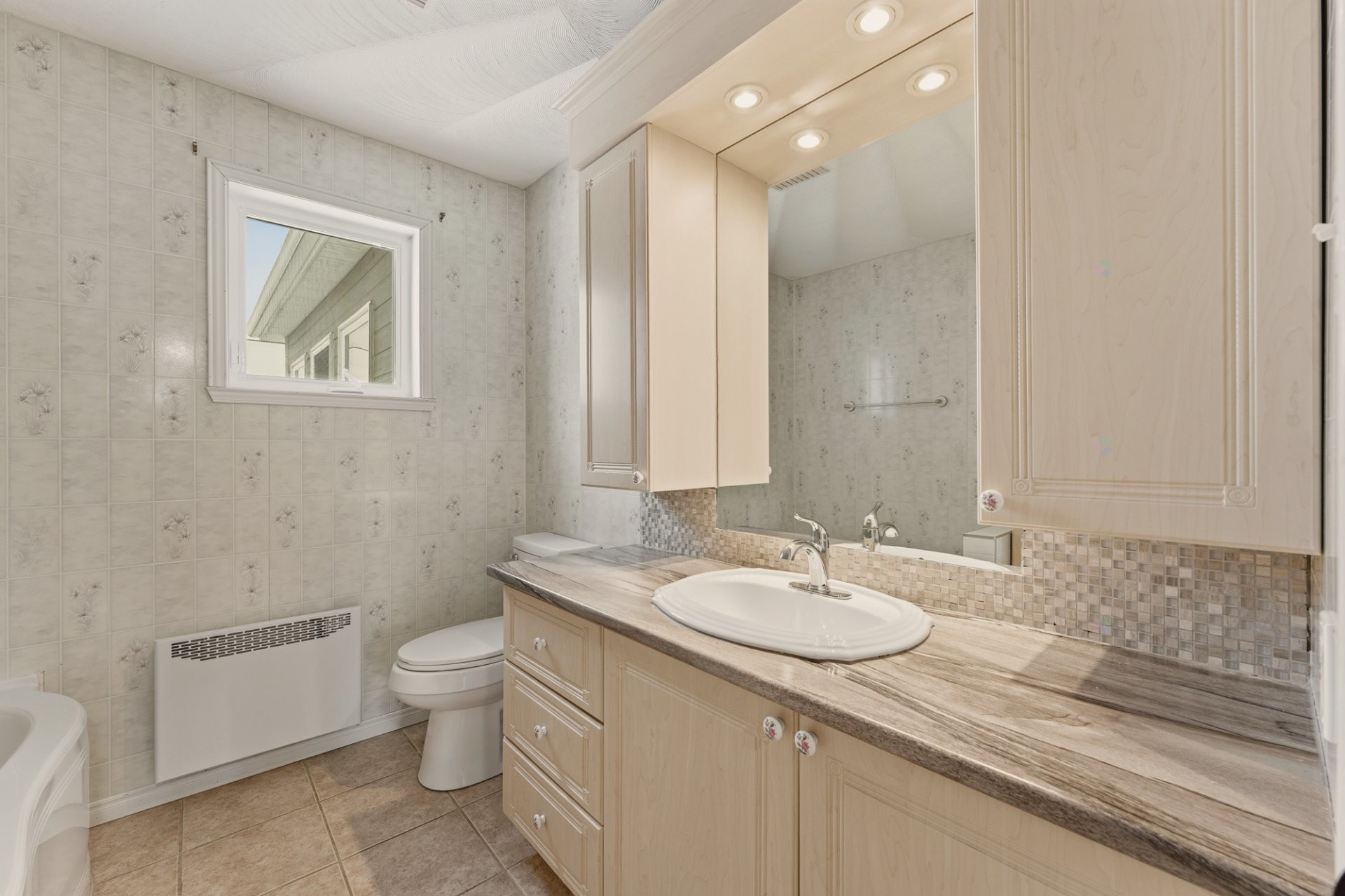 









576


Rue Principale

,
Sainte-Brigide-d'Iberville,




QC
J0J1X0

