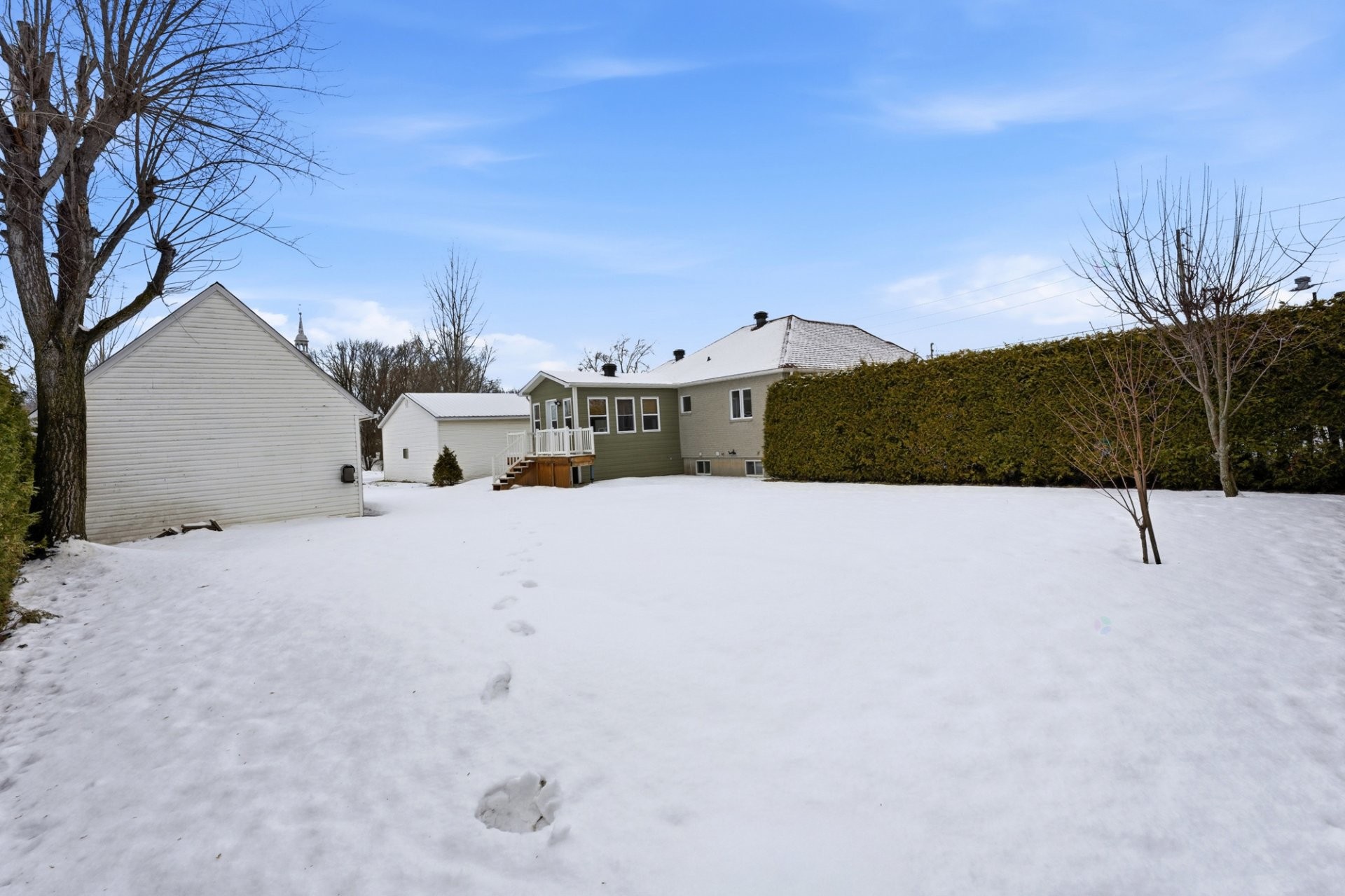 









576


Rue Principale

,
Sainte-Brigide-d'Iberville,




QC
J0J1X0

