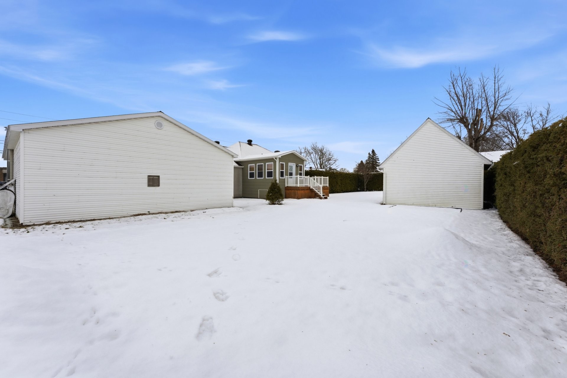 









576


Rue Principale

,
Sainte-Brigide-d'Iberville,




QC
J0J1X0

