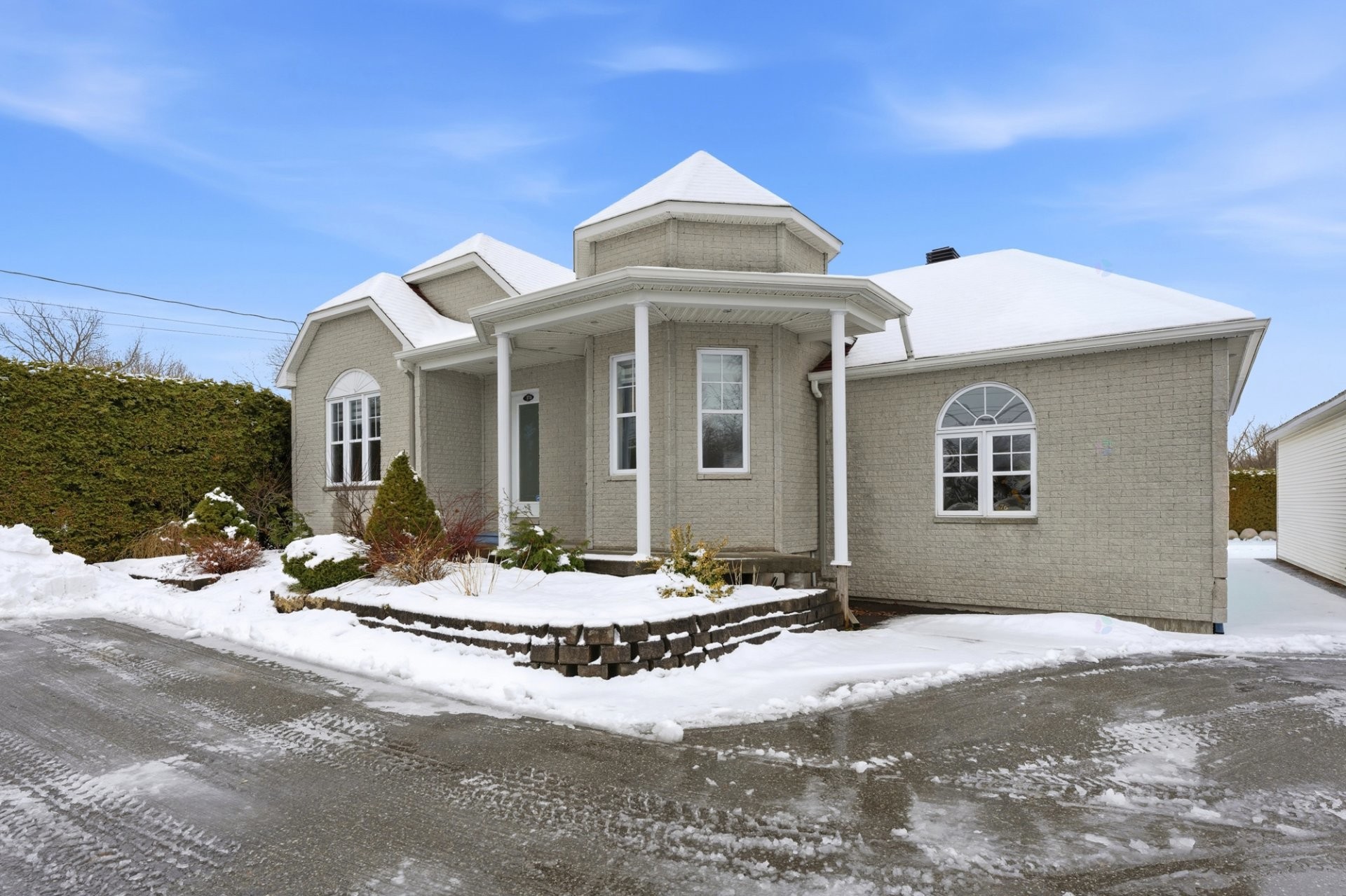 









576


Rue Principale

,
Sainte-Brigide-d'Iberville,




QC
J0J1X0

