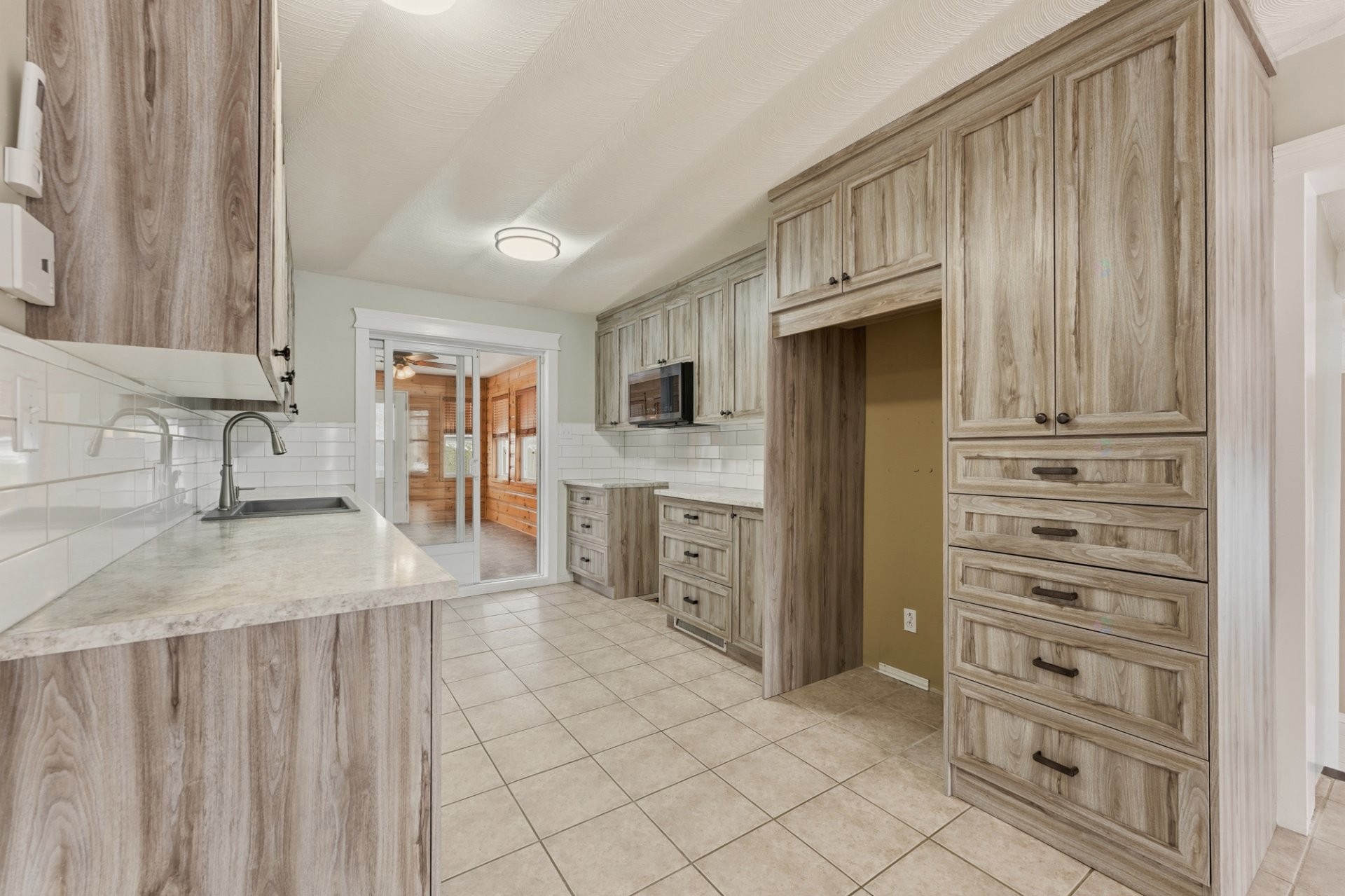 









576


Rue Principale

,
Sainte-Brigide-d'Iberville,




QC
J0J1X0

