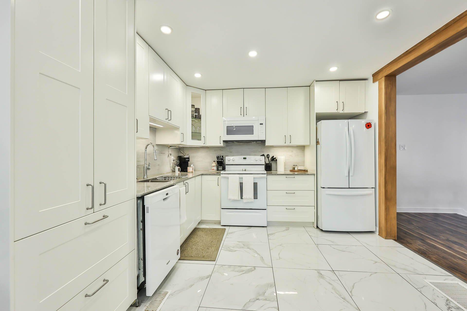 









657


Rue Sigouin

,
Gatineau (Gatineau),




QC
J8P5H7

