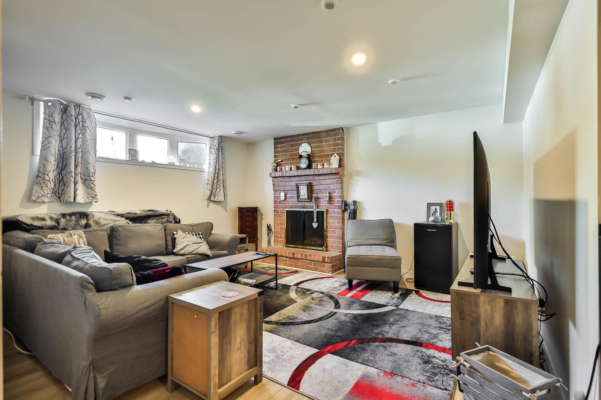 









657


Rue Sigouin

,
Gatineau (Gatineau),




QC
J8P5H7

