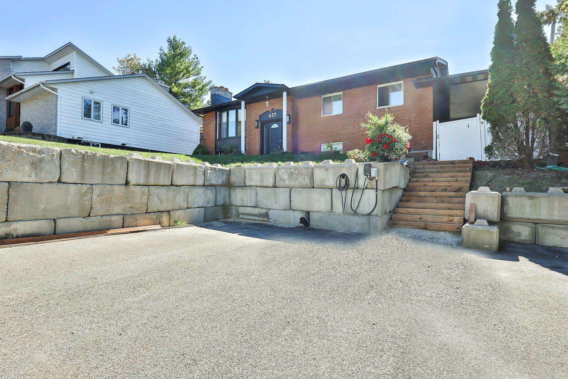 









657


Rue Sigouin

,
Gatineau (Gatineau),




QC
J8P5H7

