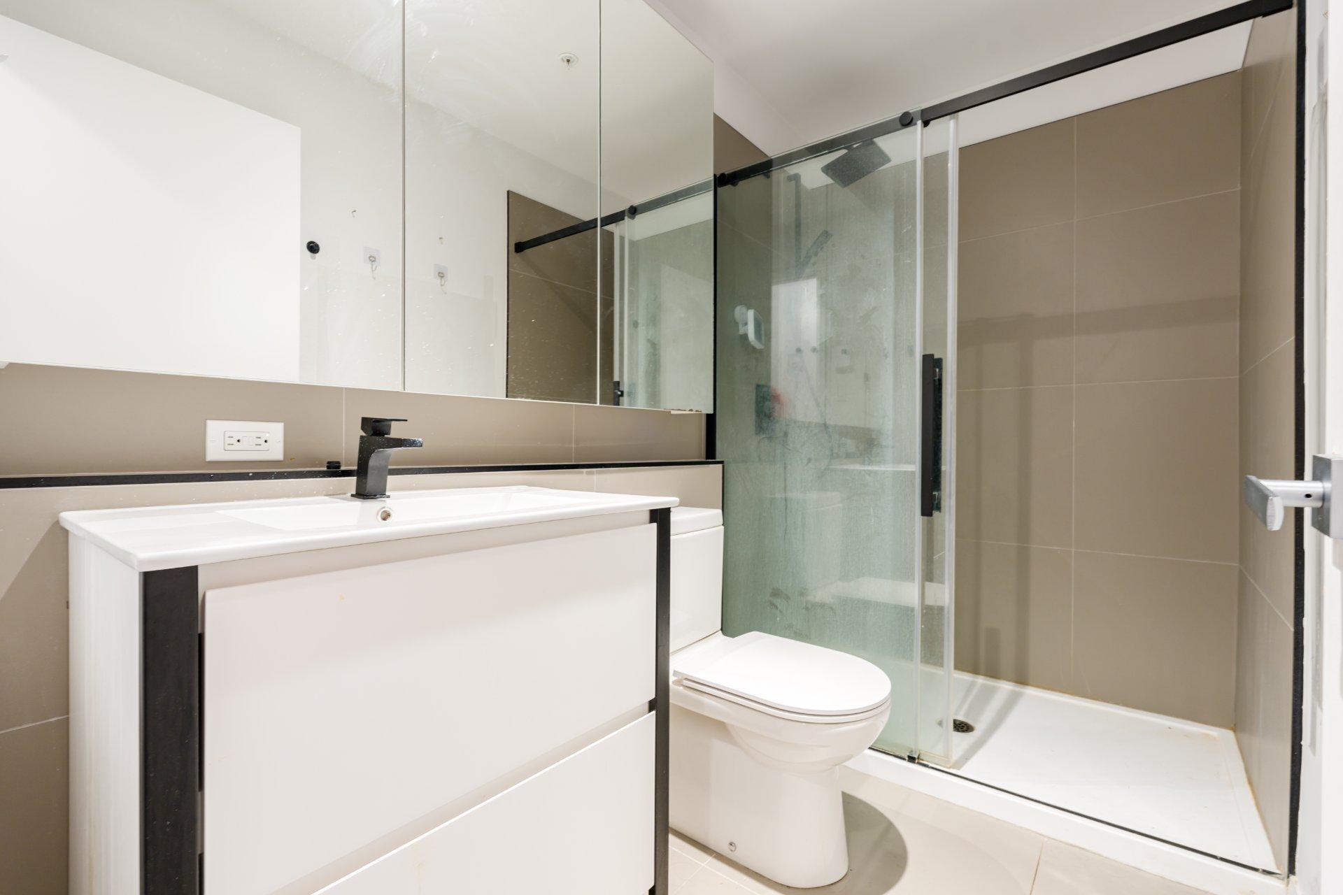 









1160


Rue MacKay

, 209,
Montréal (Ville-Marie),




QC
H3G0G8

