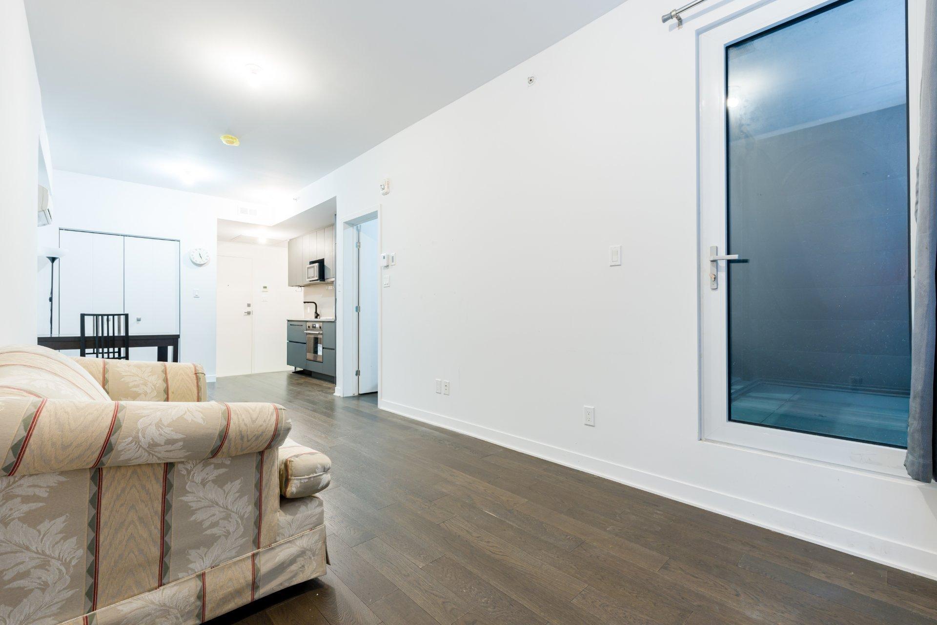 









1160


Rue MacKay

, 209,
Montréal (Ville-Marie),




QC
H3G0G8

