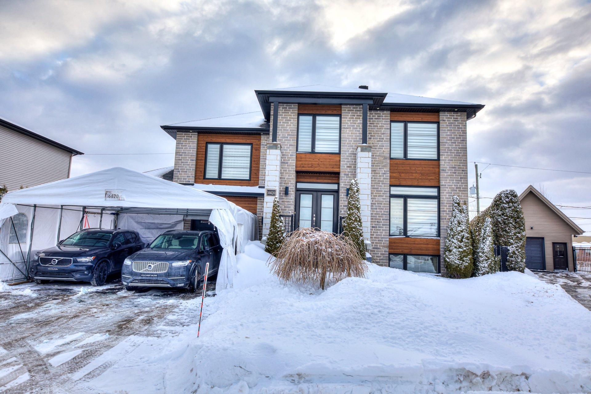 









16620


Rue Iberville

,
Mirabel,




QC
J7J0A2

