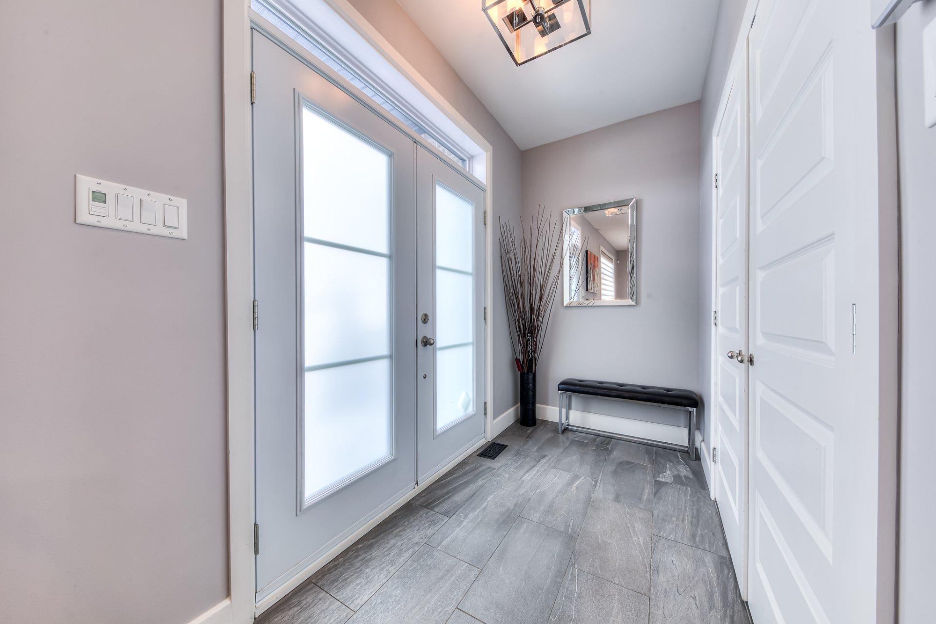 









16620


Rue Iberville

,
Mirabel,




QC
J7J0A2

