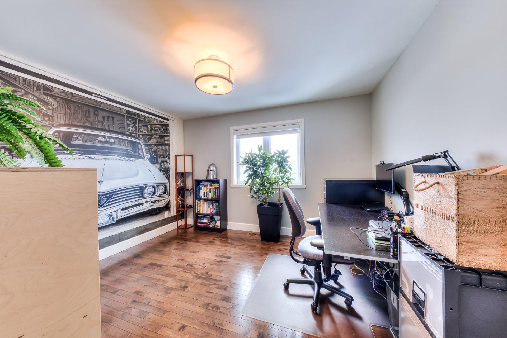 









16620


Rue Iberville

,
Mirabel,




QC
J7J0A2

