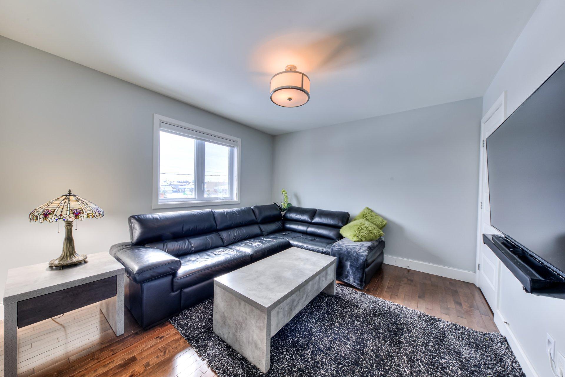 









16620


Rue Iberville

,
Mirabel,




QC
J7J0A2

