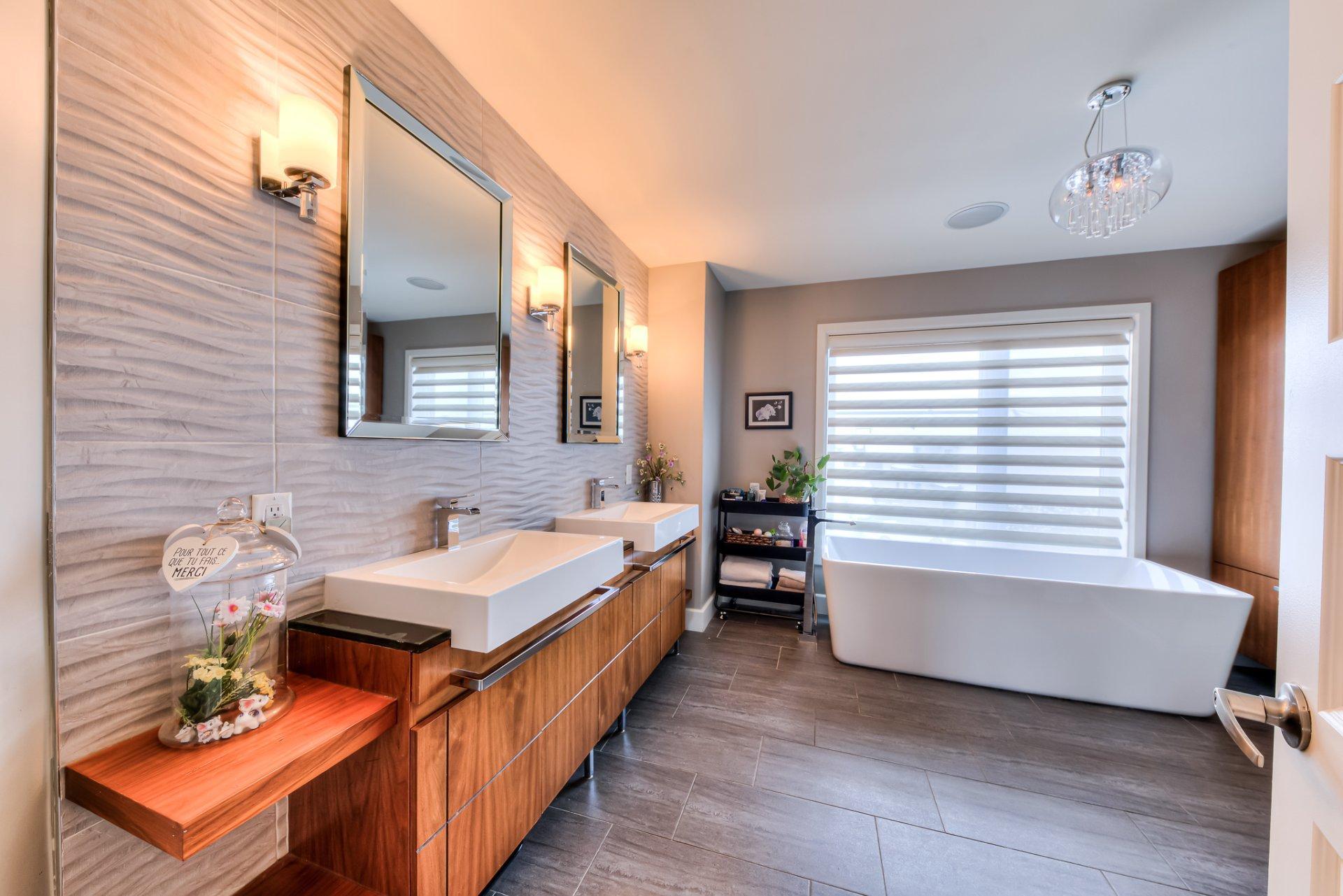 









16620


Rue Iberville

,
Mirabel,




QC
J7J0A2

