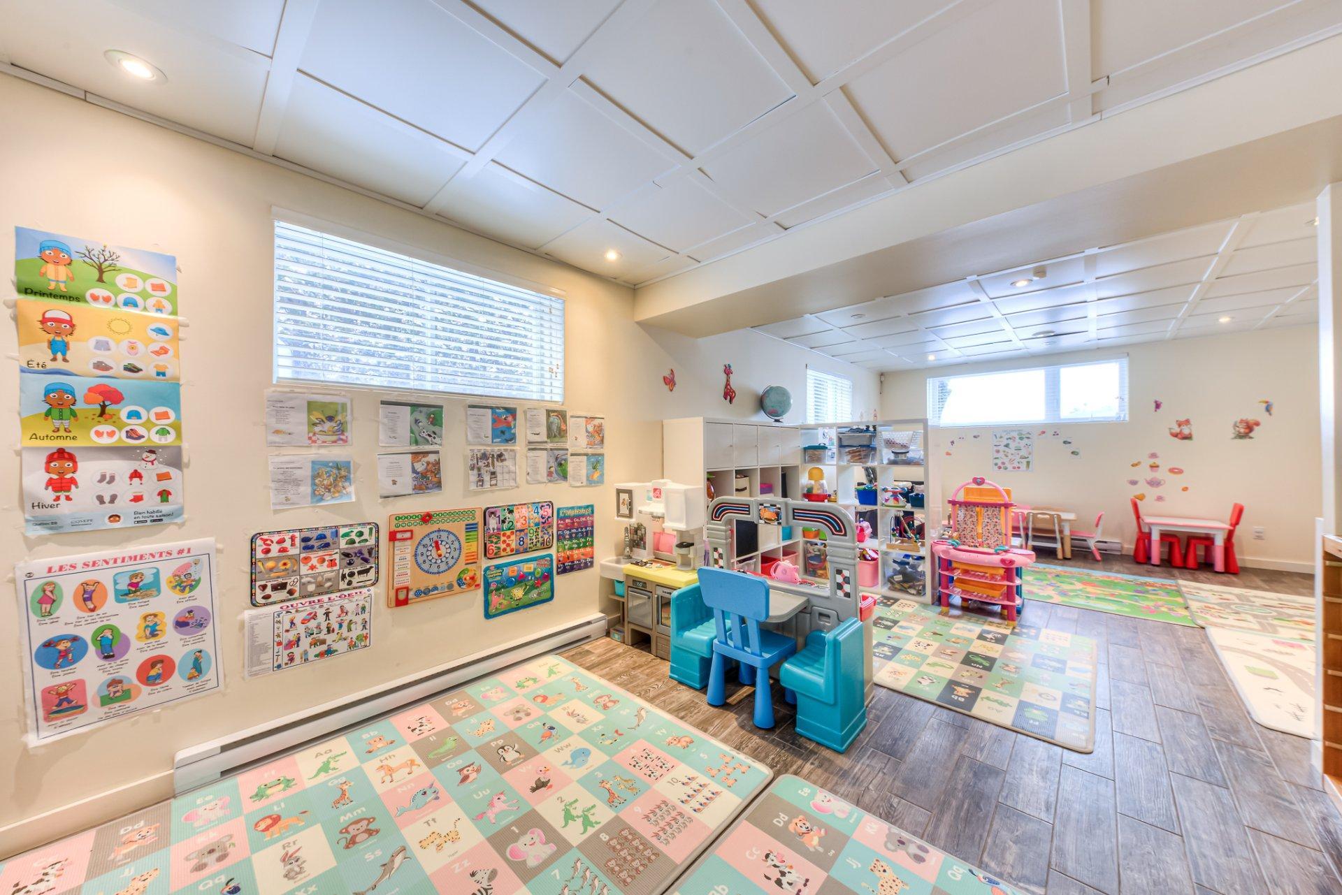 









16620


Rue Iberville

,
Mirabel,




QC
J7J0A2

