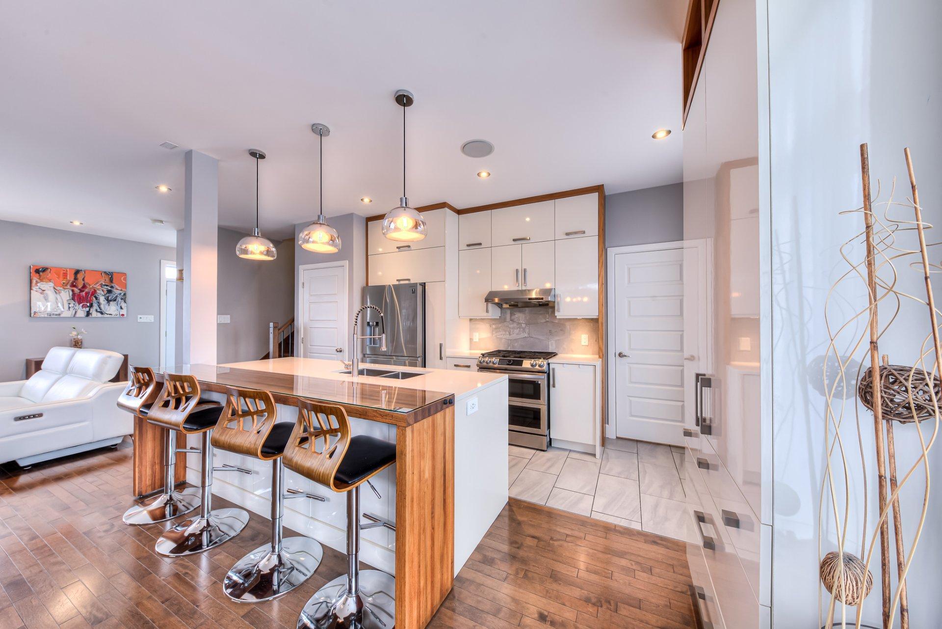 









16620


Rue Iberville

,
Mirabel,




QC
J7J0A2

