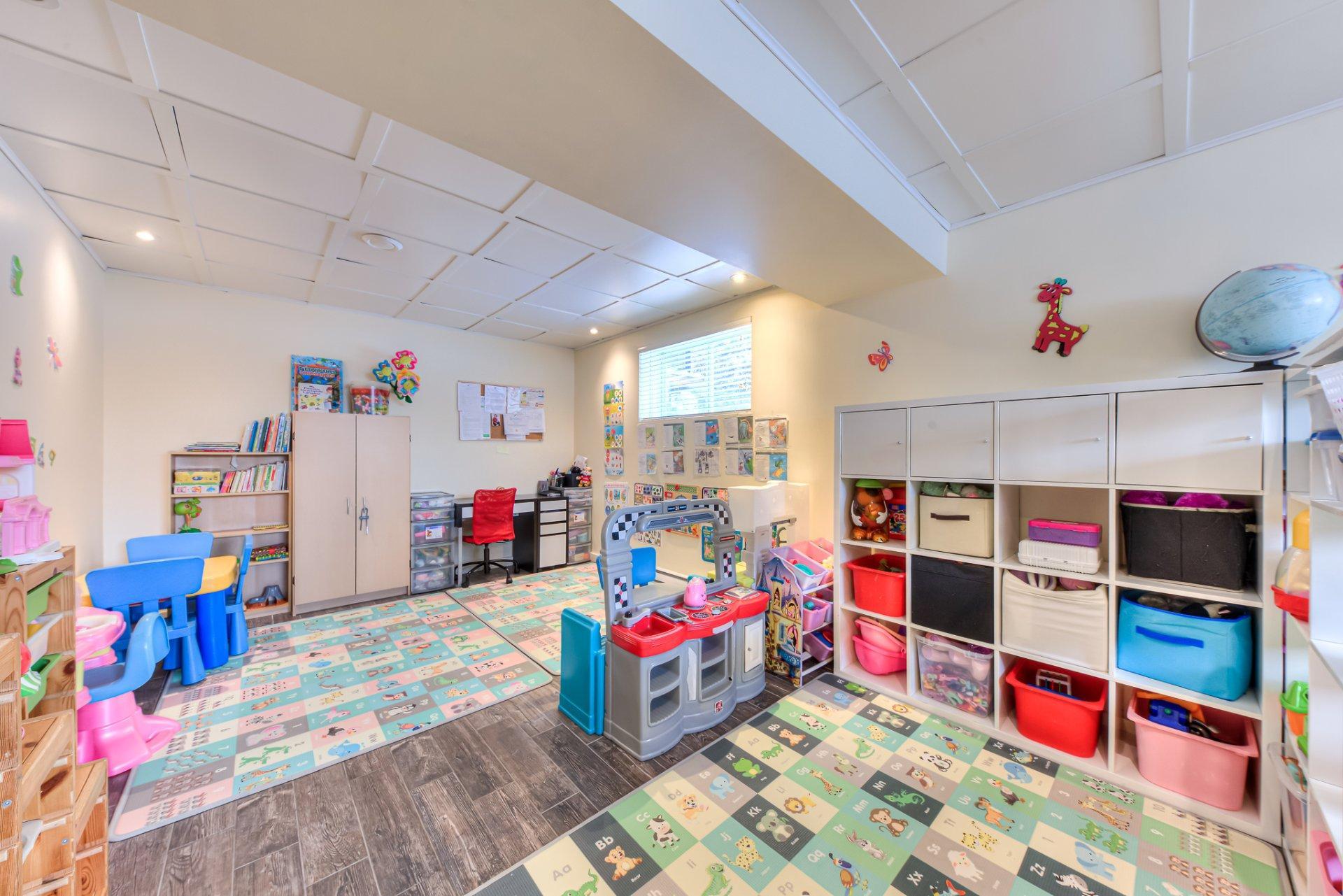 









16620


Rue Iberville

,
Mirabel,




QC
J7J0A2

