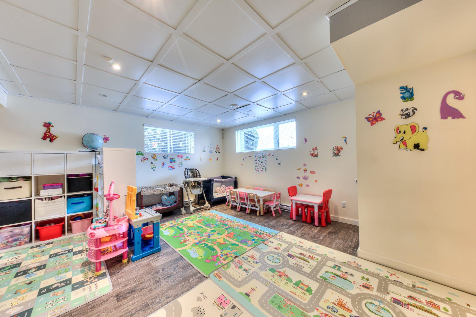 









16620


Rue Iberville

,
Mirabel,




QC
J7J0A2

