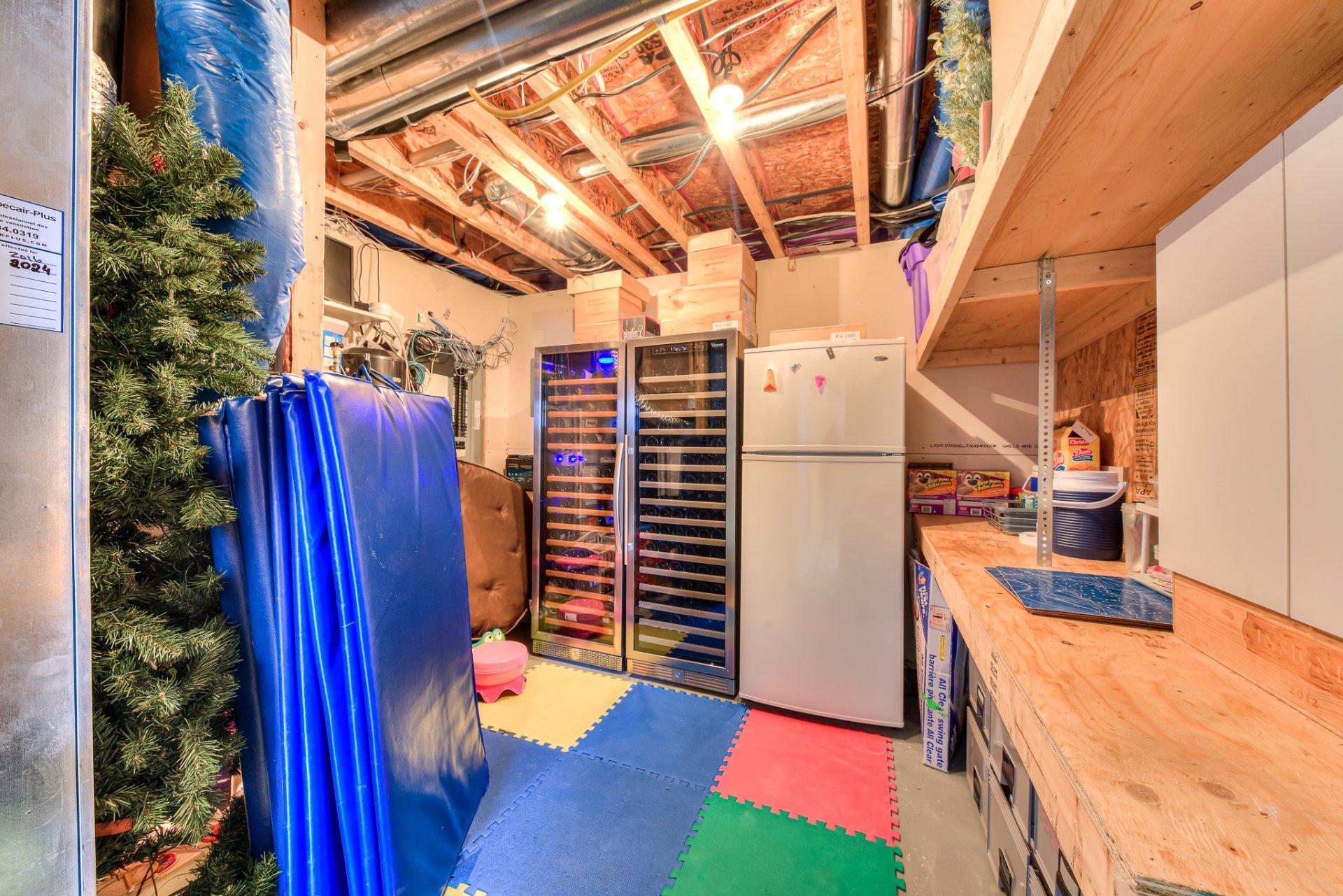 









16620


Rue Iberville

,
Mirabel,




QC
J7J0A2

