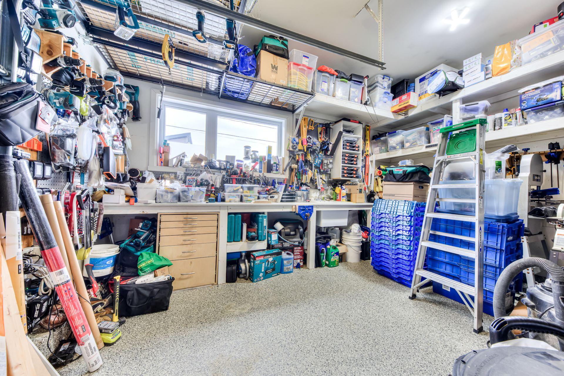 









16620


Rue Iberville

,
Mirabel,




QC
J7J0A2

