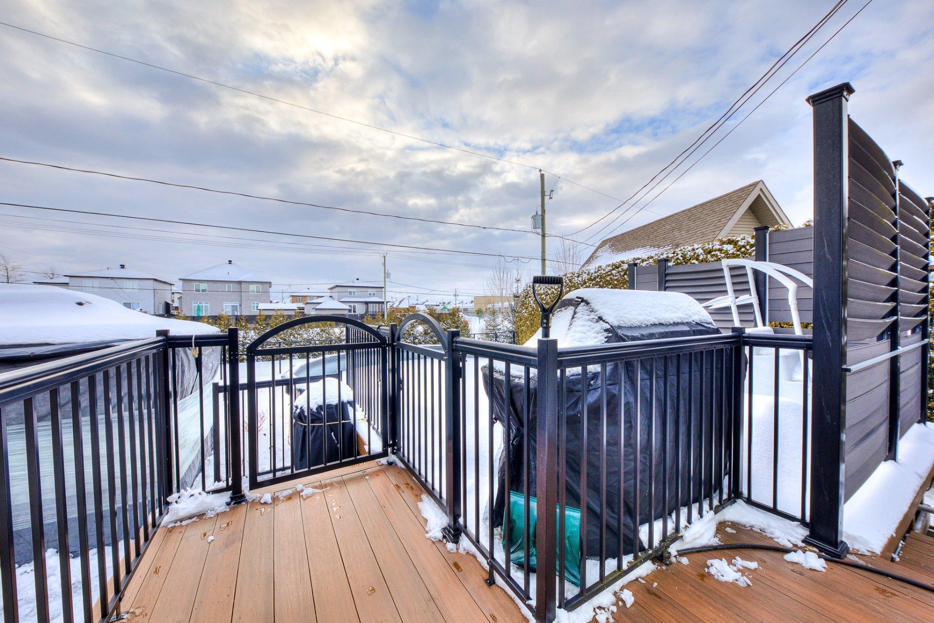 









16620


Rue Iberville

,
Mirabel,




QC
J7J0A2

