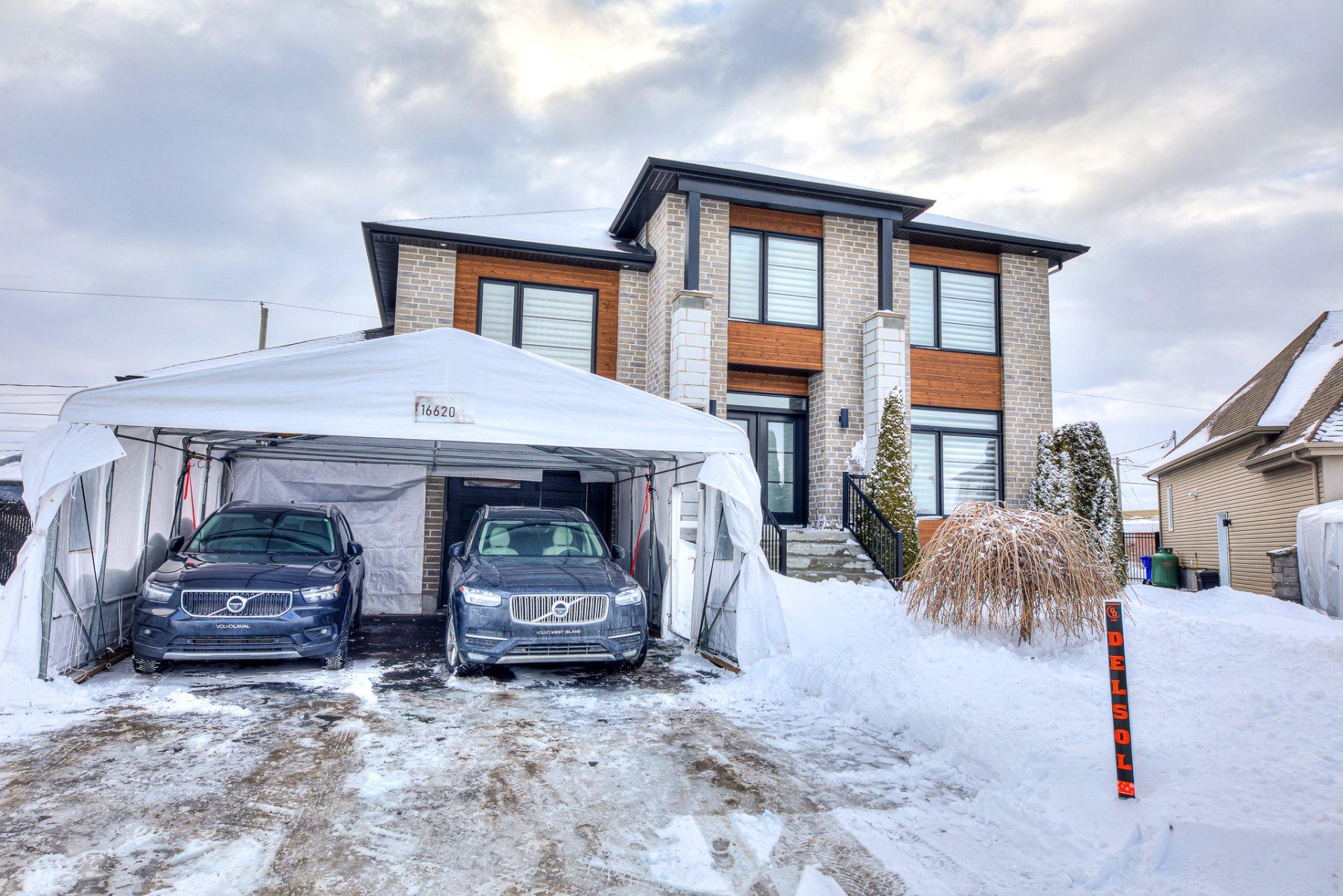 









16620


Rue Iberville

,
Mirabel,




QC
J7J0A2

