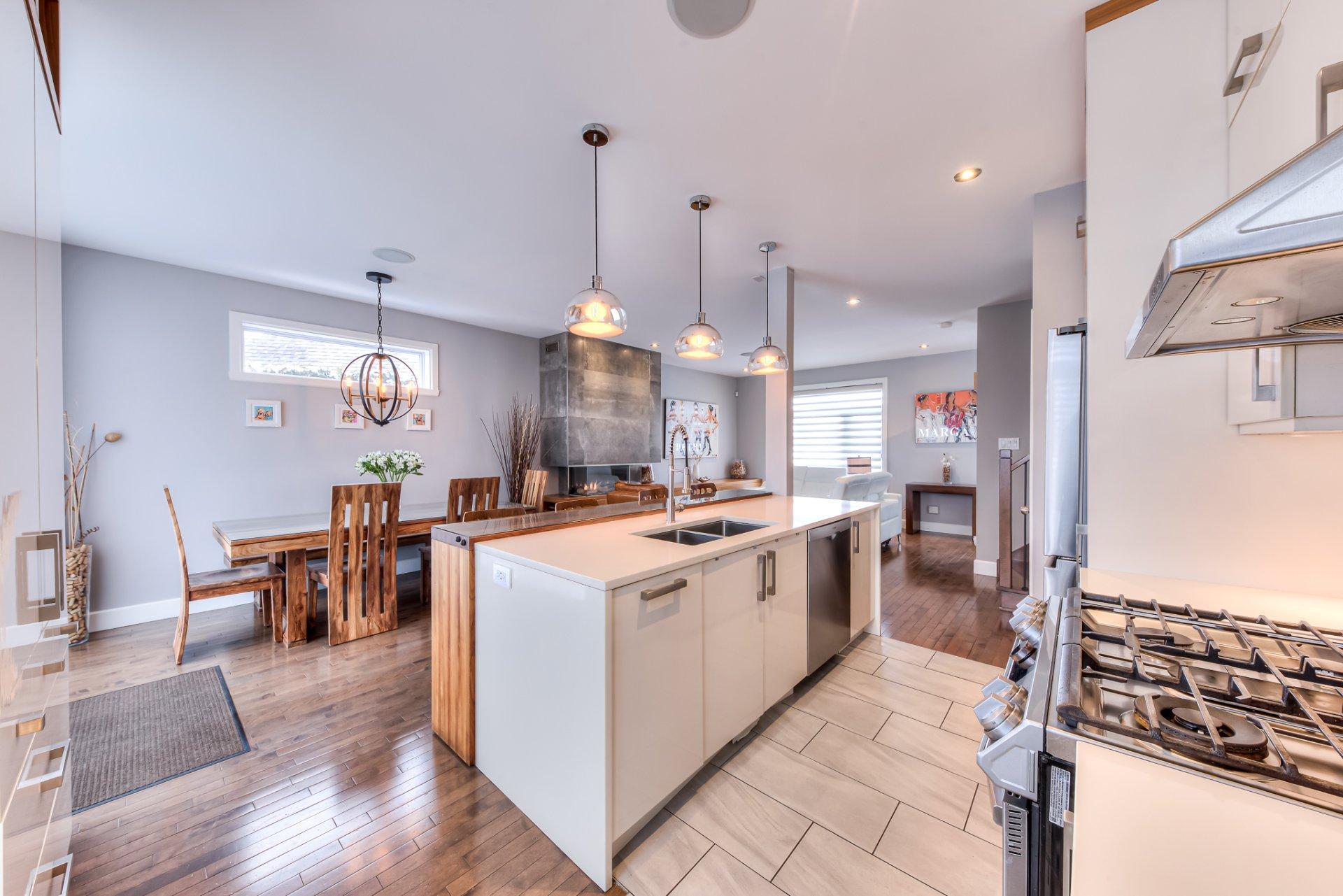 









16620


Rue Iberville

,
Mirabel,




QC
J7J0A2

