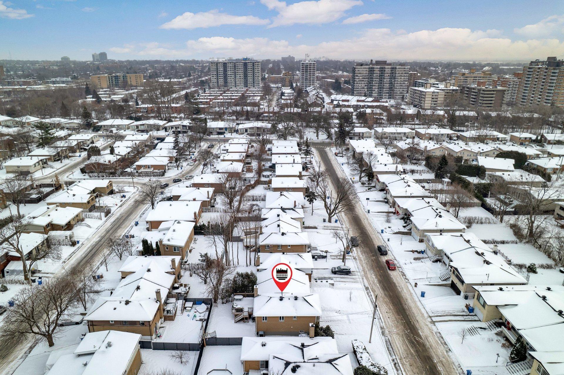 









5627


Av. Melling

,
Côte-Saint-Luc,




QC
H4W2C1

