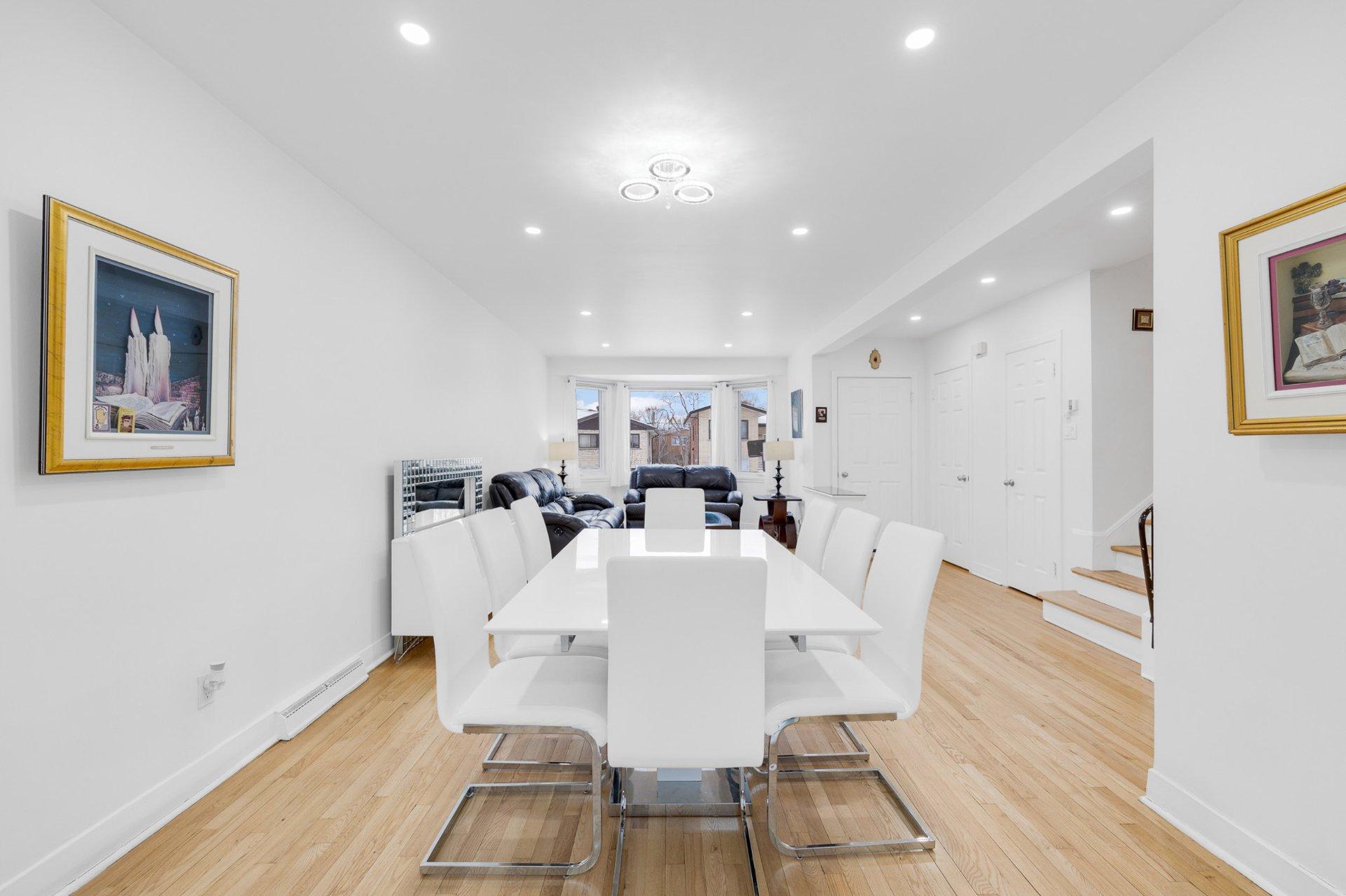 









5627


Av. Melling

,
Côte-Saint-Luc,




QC
H4W2C1

